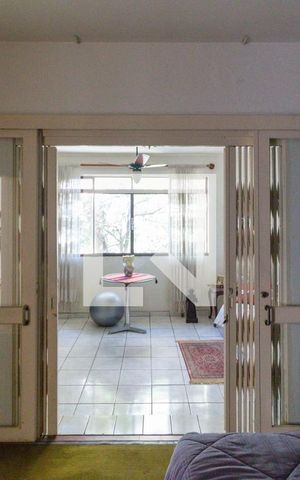 Casa à venda com 260m², 3 quartos e 3 vagas Casa à venda com 260m², 3 quartos e 3 vagasQuarto 1