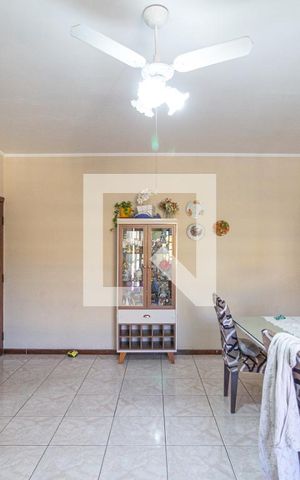 Casa à venda com 120m², 3 quartos e 2 vagasSala