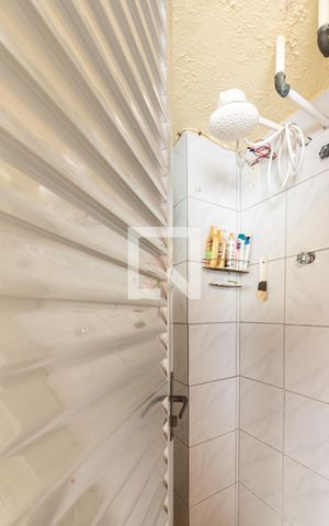 Casa à venda com 300m², 3 quartos e sem vagaBanheiro de serviço