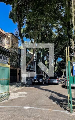 Casa à venda com 300m², 3 quartos e sem vagaPortão