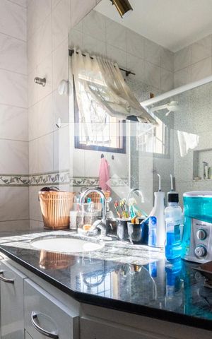 Casa à venda com 300m², 3 quartos e sem vagaBanheiro