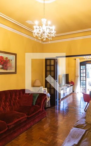 Casa à venda com 300m², 3 quartos e sem vagaSala