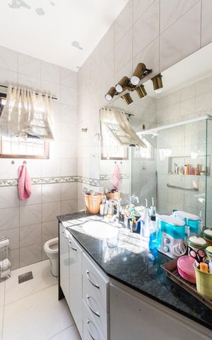 Casa à venda com 300m², 3 quartos e sem vagaBanheiro