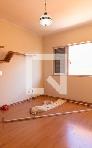 Casa para alugar com 257m², 4 quartos e 6 vagas Casa para alugar com 257m², 4 quartos e 6 vagasQuarto 3