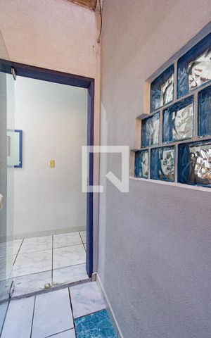 Casa à venda com 280m², 7 quartos e 5 vagas Casa à venda com 280m², 7 quartos e 5 vagasCorredor