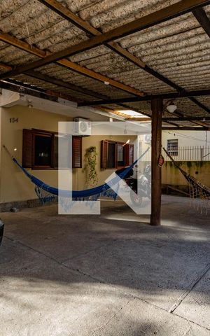 Casa à venda com 280m², 7 quartos e 5 vagas Casa à venda com 280m², 7 quartos e 5 vagasÁrea comum