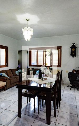 Casa à venda com 280m², 7 quartos e 5 vagas Casa à venda com 280m², 7 quartos e 5 vagassala