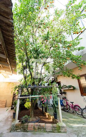 Casa à venda com 280m², 7 quartos e 5 vagas Casa à venda com 280m², 7 quartos e 5 vagasÁrea comum