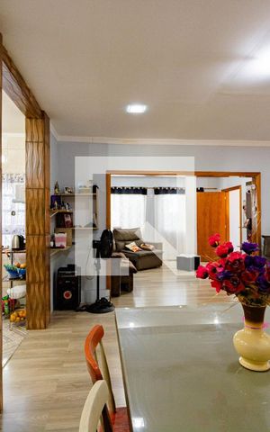 Casa à venda com 280m², 7 quartos e 5 vagas Casa à venda com 280m², 7 quartos e 5 vagassala 2