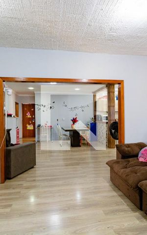 Casa à venda com 280m², 7 quartos e 5 vagas Casa à venda com 280m², 7 quartos e 5 vagassala 2