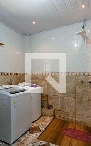 Casa à venda com 280m², 7 quartos e 5 vagas Casa à venda com 280m², 7 quartos e 5 vagaslavanderia