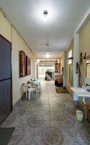 Casa à venda com 280m², 7 quartos e 5 vagas Casa à venda com 280m², 7 quartos e 5 vagasÁrea comum