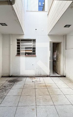 Casa à venda com 140m², 3 quartos e sem vagaÁrea de Serviço