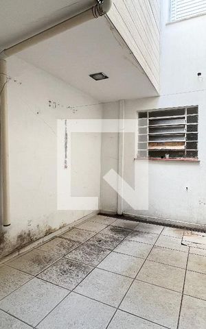 Casa à venda com 140m², 3 quartos e sem vagaÁrea de Serviço