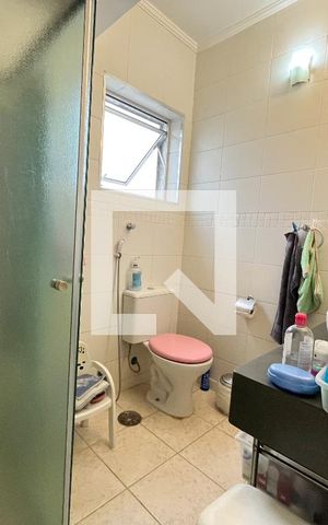 Apartamento à venda com 80m², 2 quartos e 1 vaga Apartamento à venda com 80m², 2 quartos e 1 vagaBanheiro