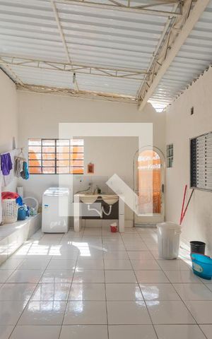 Casa à venda com 300m², 3 quartos e 5 vagas Casa à venda com 300m², 3 quartos e 5 vagasÁrea de Serviço