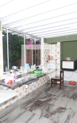 Casa para alugar com 468m², 3 quartos e 8 vagasCozinha