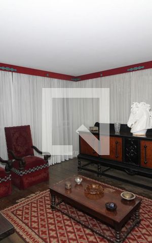 Casa para alugar com 468m², 3 quartos e 8 vagasSala