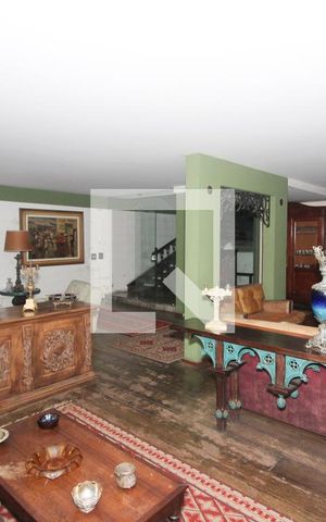 Casa para alugar com 468m², 3 quartos e 8 vagasSala