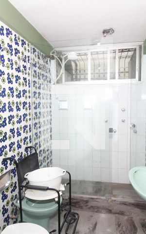 Casa para alugar com 468m², 3 quartos e 8 vagasBanheiro