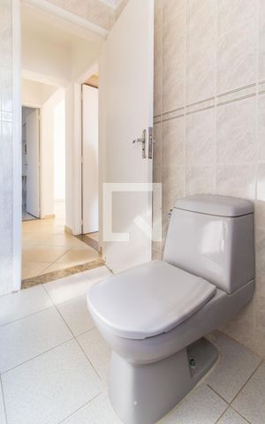 Apartamento para alugar com 70m², 2 quartos e 1 vaga Apartamento para alugar com 70m², 2 quartos e 1 vagaBanheiro