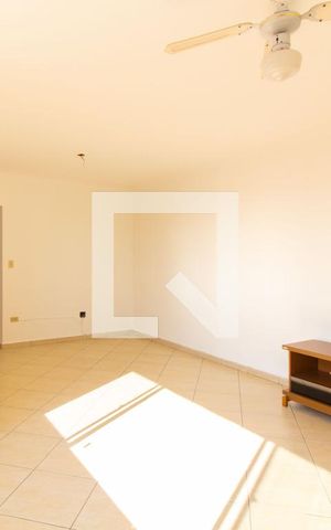 Apartamento para alugar com 70m², 2 quartos e 1 vaga Apartamento para alugar com 70m², 2 quartos e 1 vagaSala