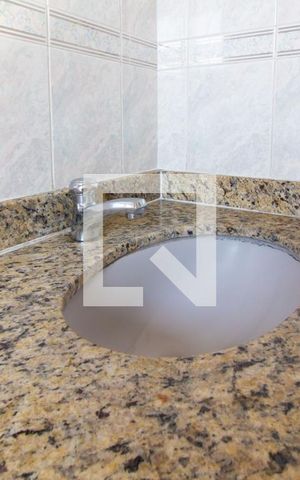 Apartamento para alugar com 70m², 2 quartos e 1 vaga Apartamento para alugar com 70m², 2 quartos e 1 vagaBanheiro
