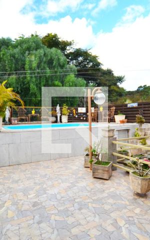 Casa à venda com 187m², 3 quartos e 4 vagas Piscina