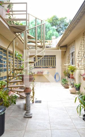 Casa à venda com 187m², 3 quartos e 4 vagasPátio