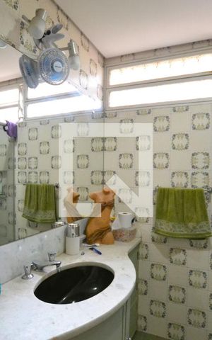 Casa à venda com 187m², 3 quartos e 4 vagasBanheiro 2