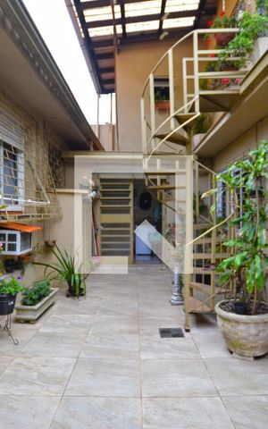 Casa à venda com 187m², 3 quartos e 4 vagasPátio