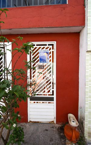 Casa para alugar com 60m², 1 quarto e sem vaga Casa para alugar com 60m², 1 quarto e sem vagaFachada