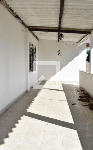 Casa à venda com 180m², 2 quartos e 2 vagasVaranda - Fundos