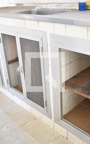 Casa à venda com 180m², 2 quartos e 2 vagasCozinha - Armários