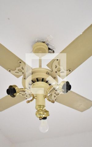 Casa à venda com 180m², 2 quartos e 2 vagasQuarto 1 - Ventilador de Teto
