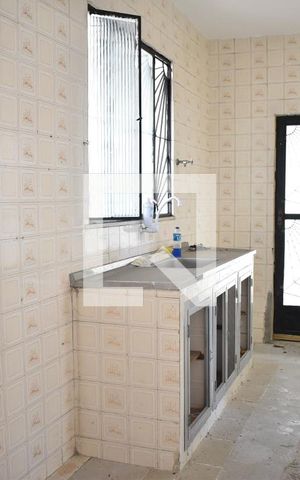 Casa à venda com 180m², 2 quartos e 2 vagasCozinha