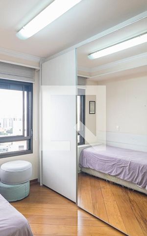 Apartamento à venda com 200m², 4 quartos e 3 vagas Apartamento à venda com 200m², 4 quartos e 3 vagasQuarto 4
