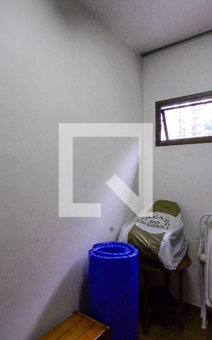 Apartamento à venda com 278m², 3 quartos e 4 vagas Apartamento à venda com 278m², 3 quartos e 4 vagasQuarto de Serviço