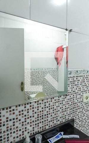 Casa à venda com 180m², 3 quartos e 2 vagas Casa à venda com 180m², 3 quartos e 2 vagasBanheiro Casa 2
