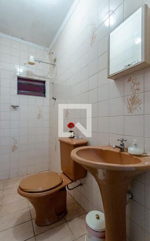 Casa à venda com 384m², 2 quartos e sem vaga Casa à venda com 384m², 2 quartos e sem vagaBanheiro Suite