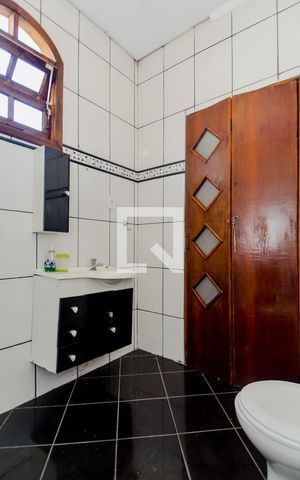 Casa à venda com 159m², 3 quartos e 2 vagasBanheiro da Suíte 2