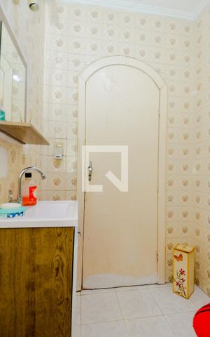 Casa à venda com 159m², 3 quartos e 2 vagasBanheiro Social