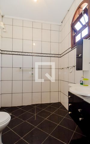 Casa à venda com 159m², 3 quartos e 2 vagasBanheiro da Suíte 2