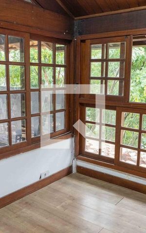 Casa à venda com 397m², 6 quartos e 2 vagas Casa à venda com 397m², 6 quartos e 2 vagasQuarto 2