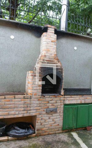 Casa à venda com 397m², 6 quartos e 2 vagas Casa à venda com 397m², 6 quartos e 2 vagasChurrasqueira