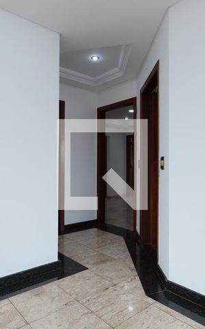 Apartamento para alugar com 220m², 3 quartos e 2 vagasCorredor