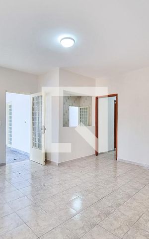 Casa para alugar com 173m², 3 quartos e 2 vagasSala