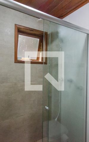 Casa para alugar com 350m², 3 quartos e 2 vagas Casa para alugar com 350m², 3 quartos e 2 vagasBanheiro
