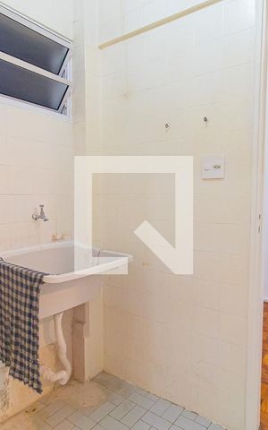 Apartamento para alugar com 71m², 2 quartos e 1 vagaÁrea de Serviço