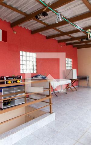 Casa à venda com 212m², 2 quartos e 1 vaga Casa à venda com 212m², 2 quartos e 1 vagaEspaço Gourmet
